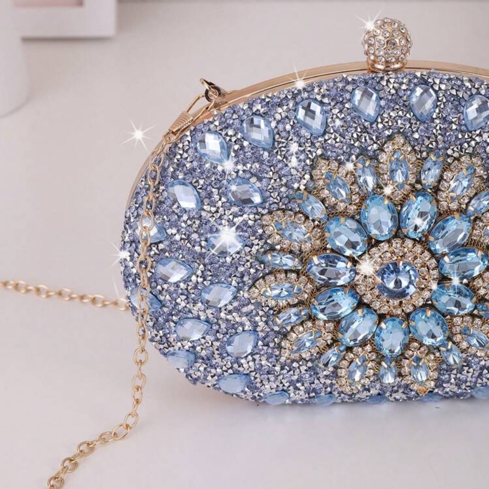 💎 Jewel Encrusted Purse 💎 - Picture 5 of 8